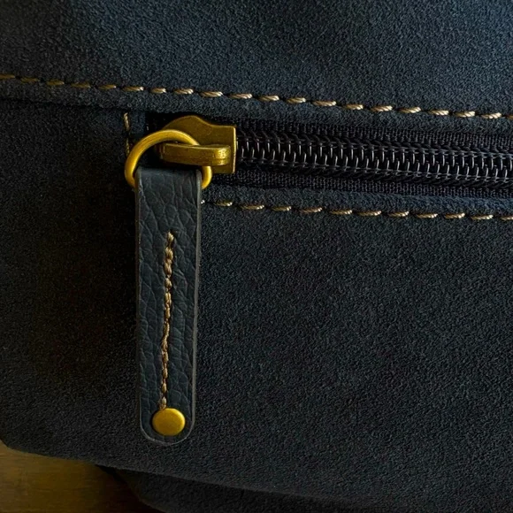 NWT Tignanello Midnight Blue Genuine Leather/Suede Messenger Crossbody Bag - Picture 5 of 16